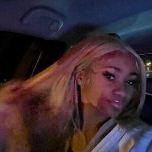 Meet your Posher, Aja